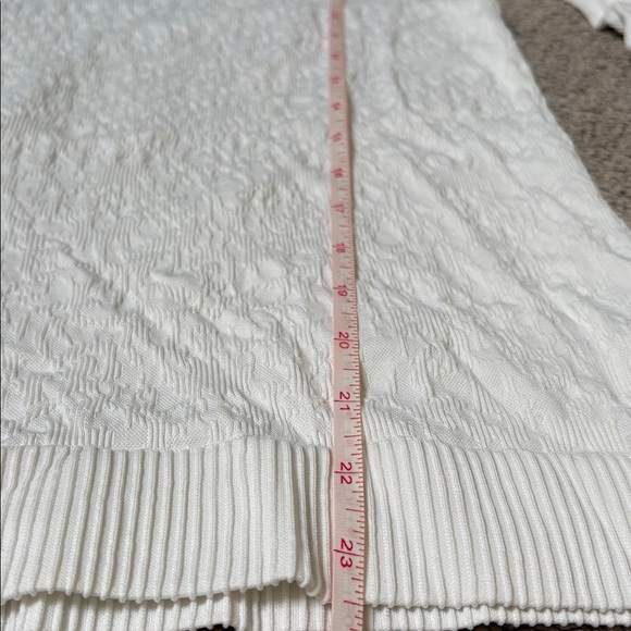 Lululemon long sleeve top - Picture 8 of 8